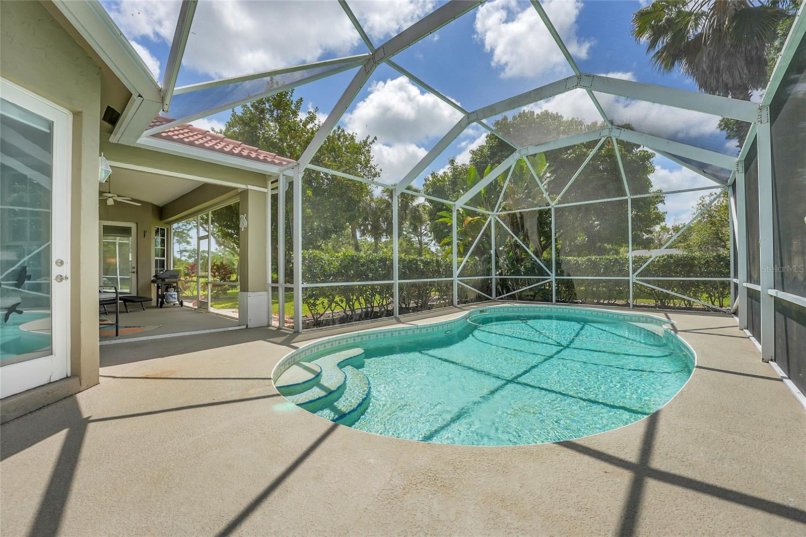 Image 27 of 44 For 9407 Pinebark Court