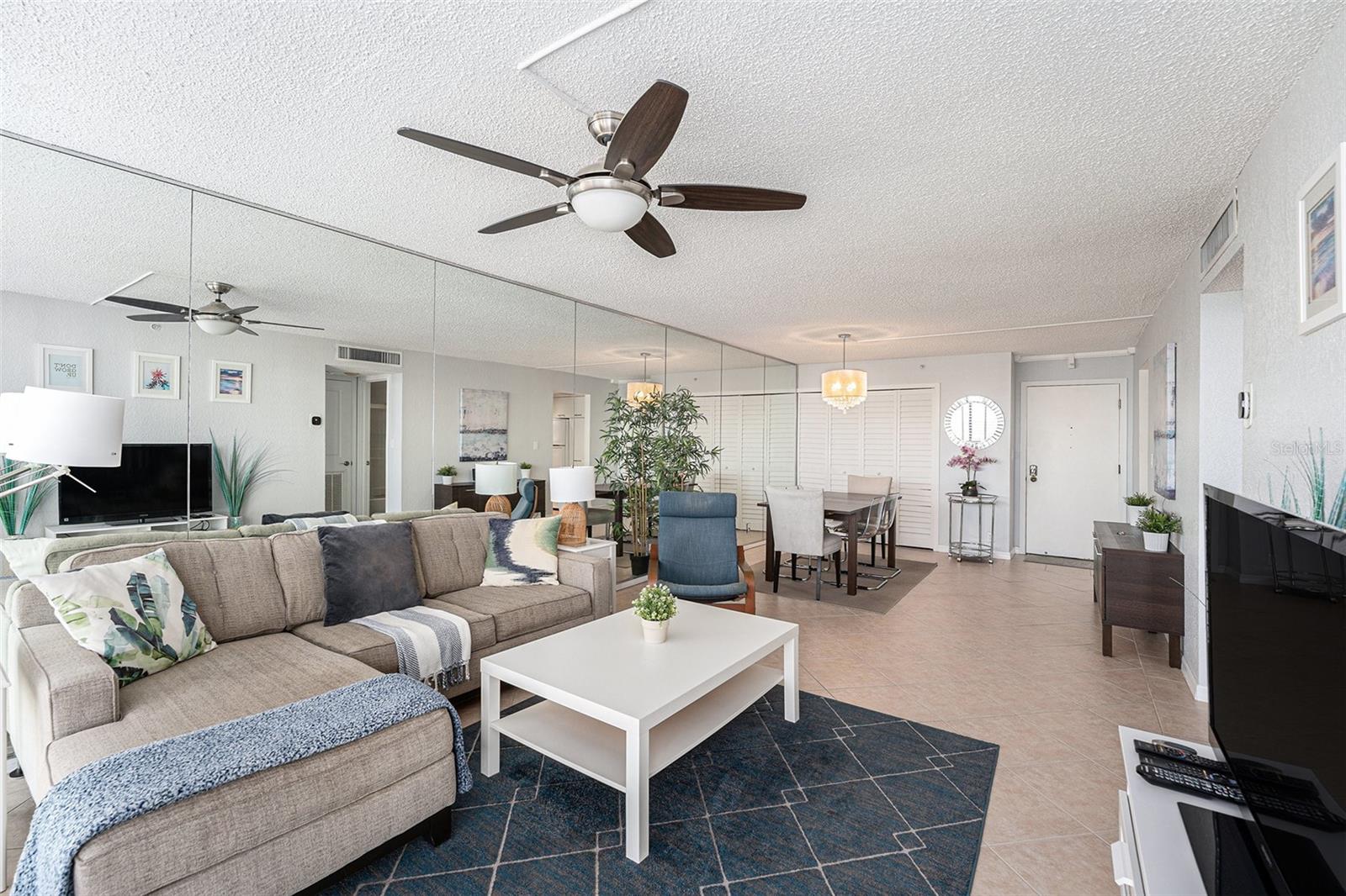 Image 12 of 26 For 255 Dolphin Point 9
