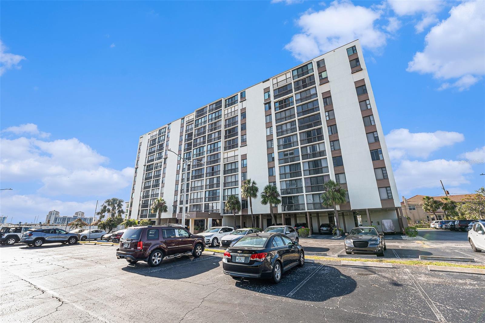 Image 3 of 26 For 255 Dolphin Point 9