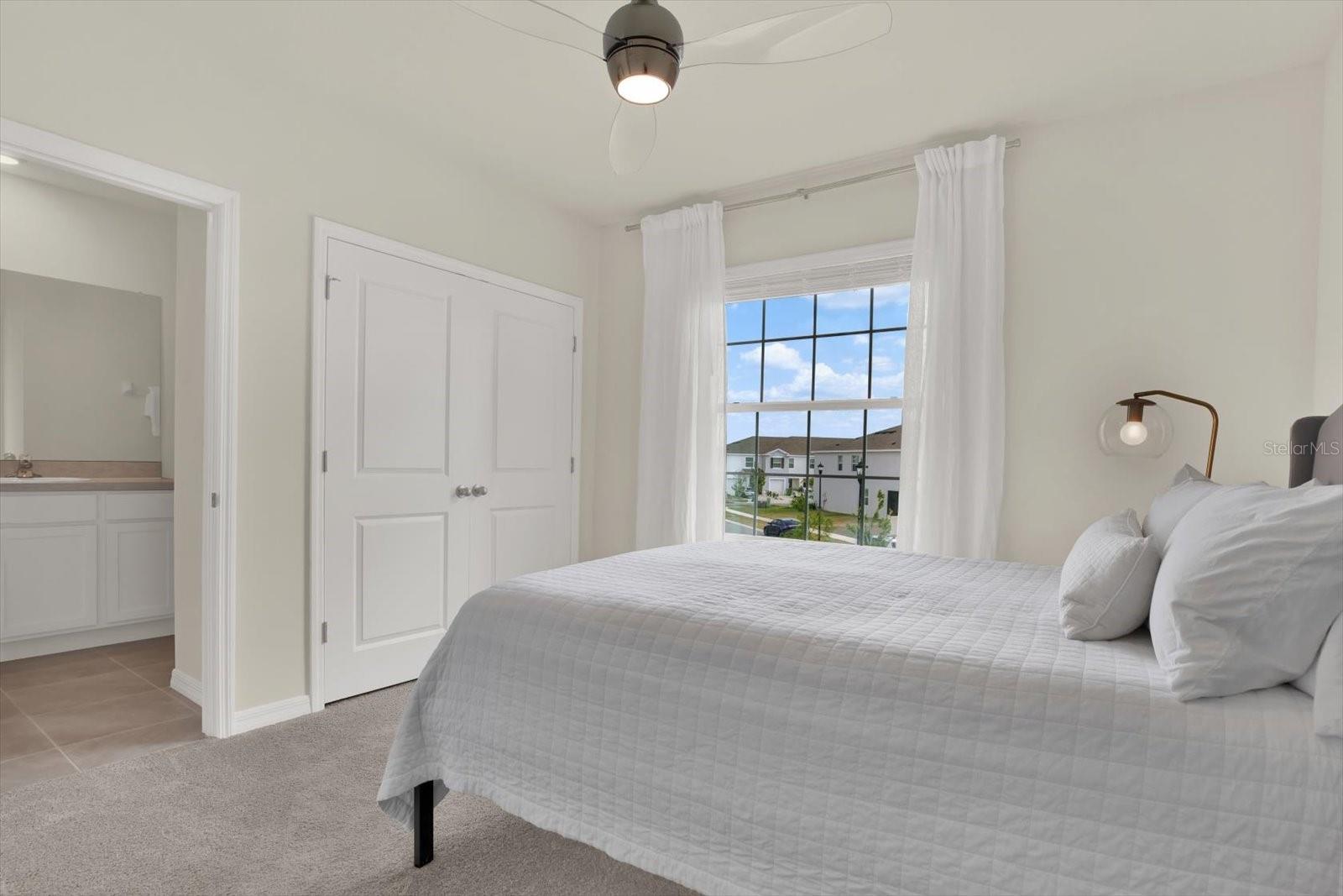 Image 16 of 44 For 33030 Major Oak Drive