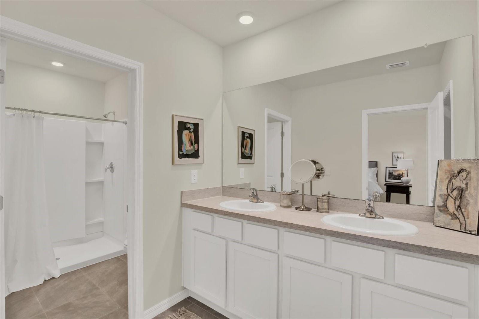 Image 19 of 44 For 33030 Major Oak Drive