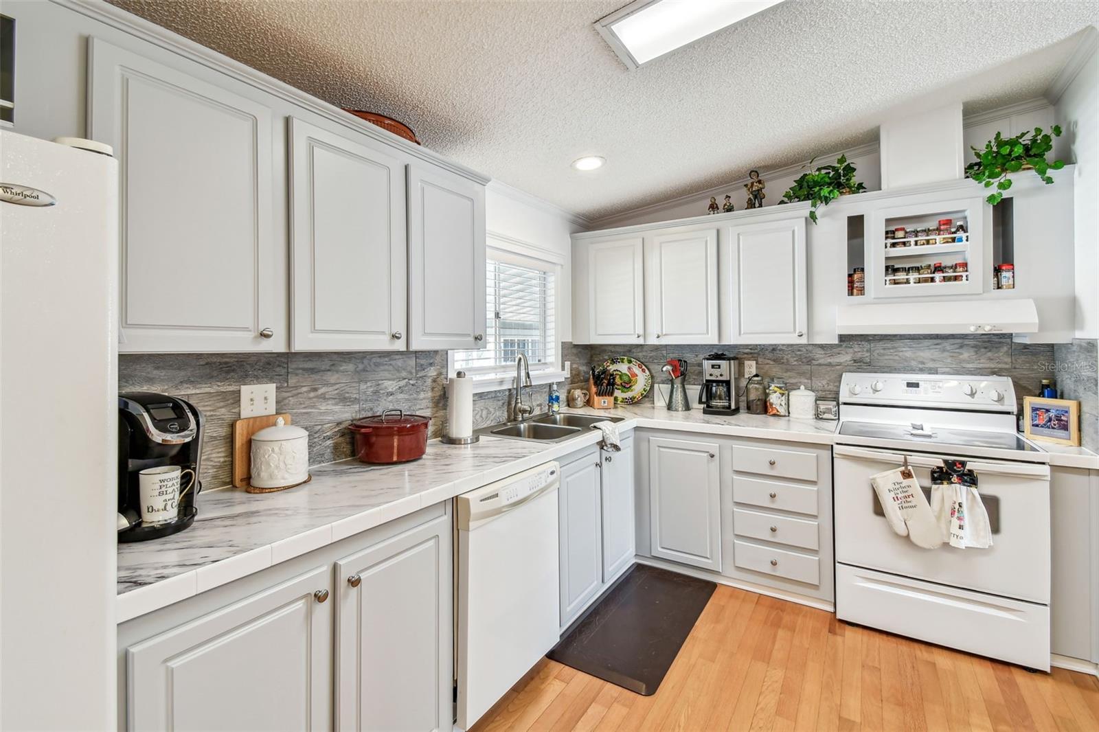 Image 10 of 77 For 34506 Rose Drive N