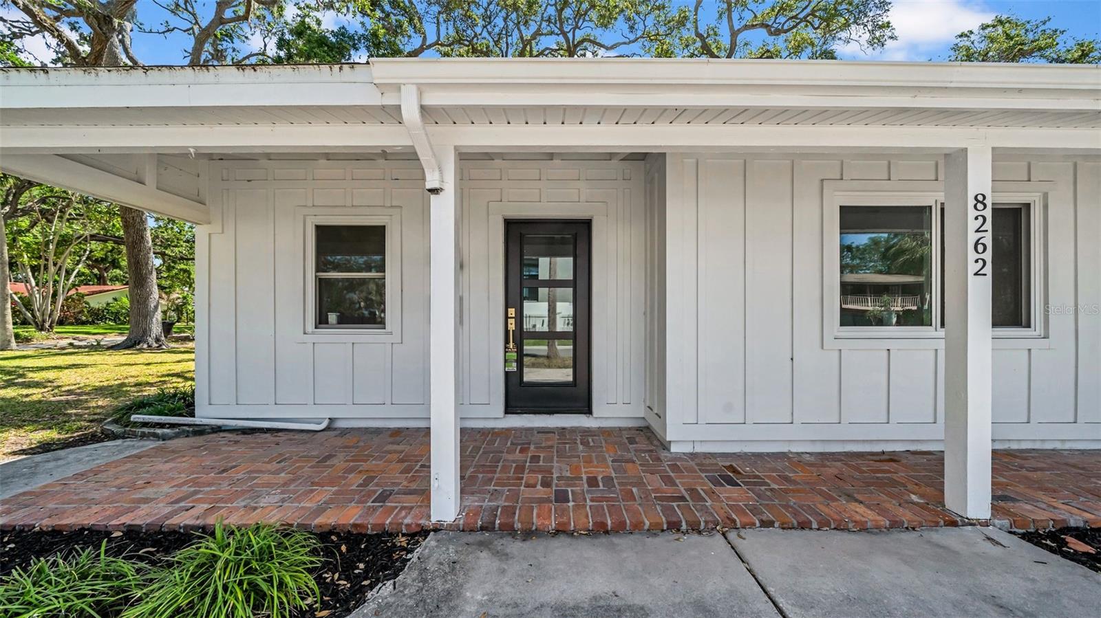 Image 5 of 38 For 8262 26th Avenue N