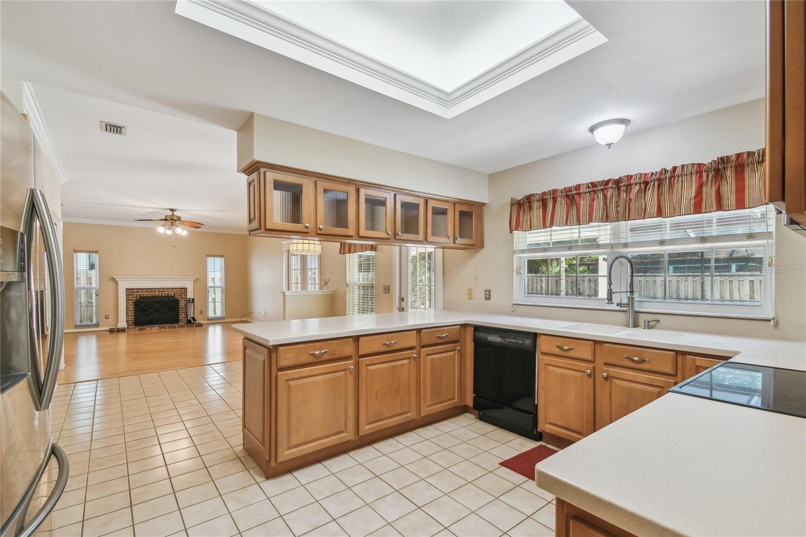 Image 15 of 35 For 3212 Villa Rosa Street