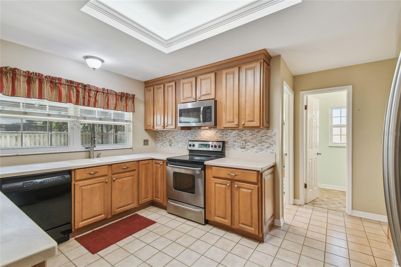 Image 16 of 35 For 3212 Villa Rosa Street
