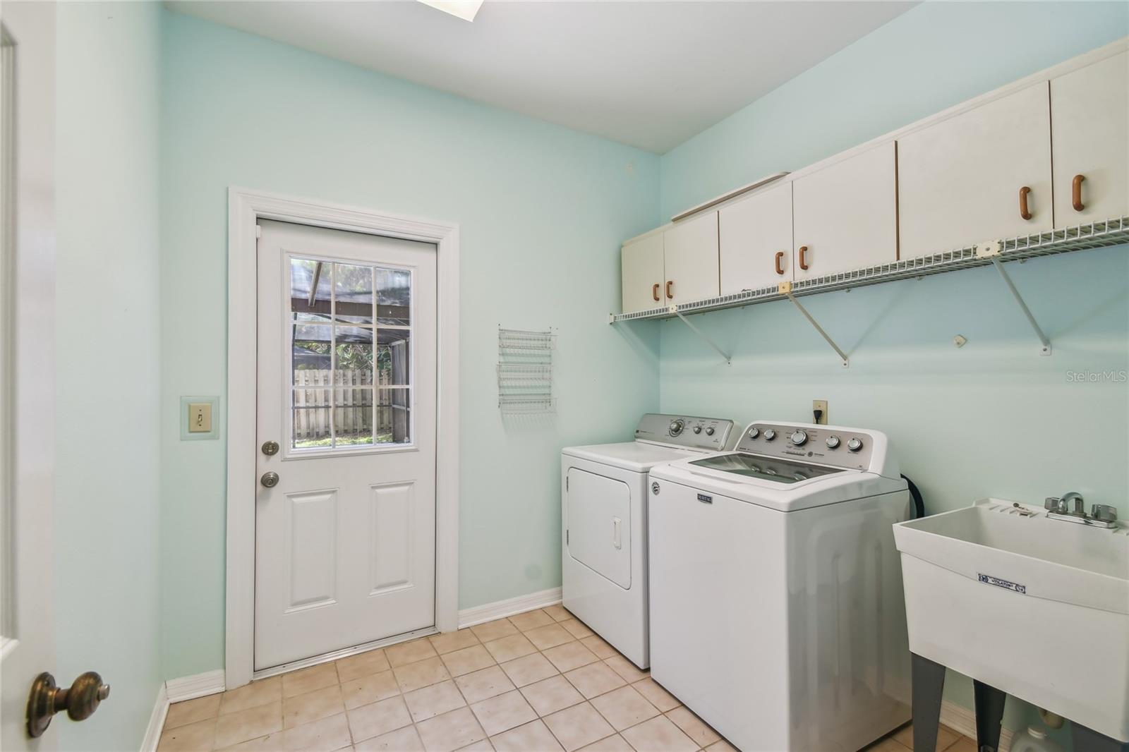 Image 32 of 35 For 3212 Villa Rosa Street