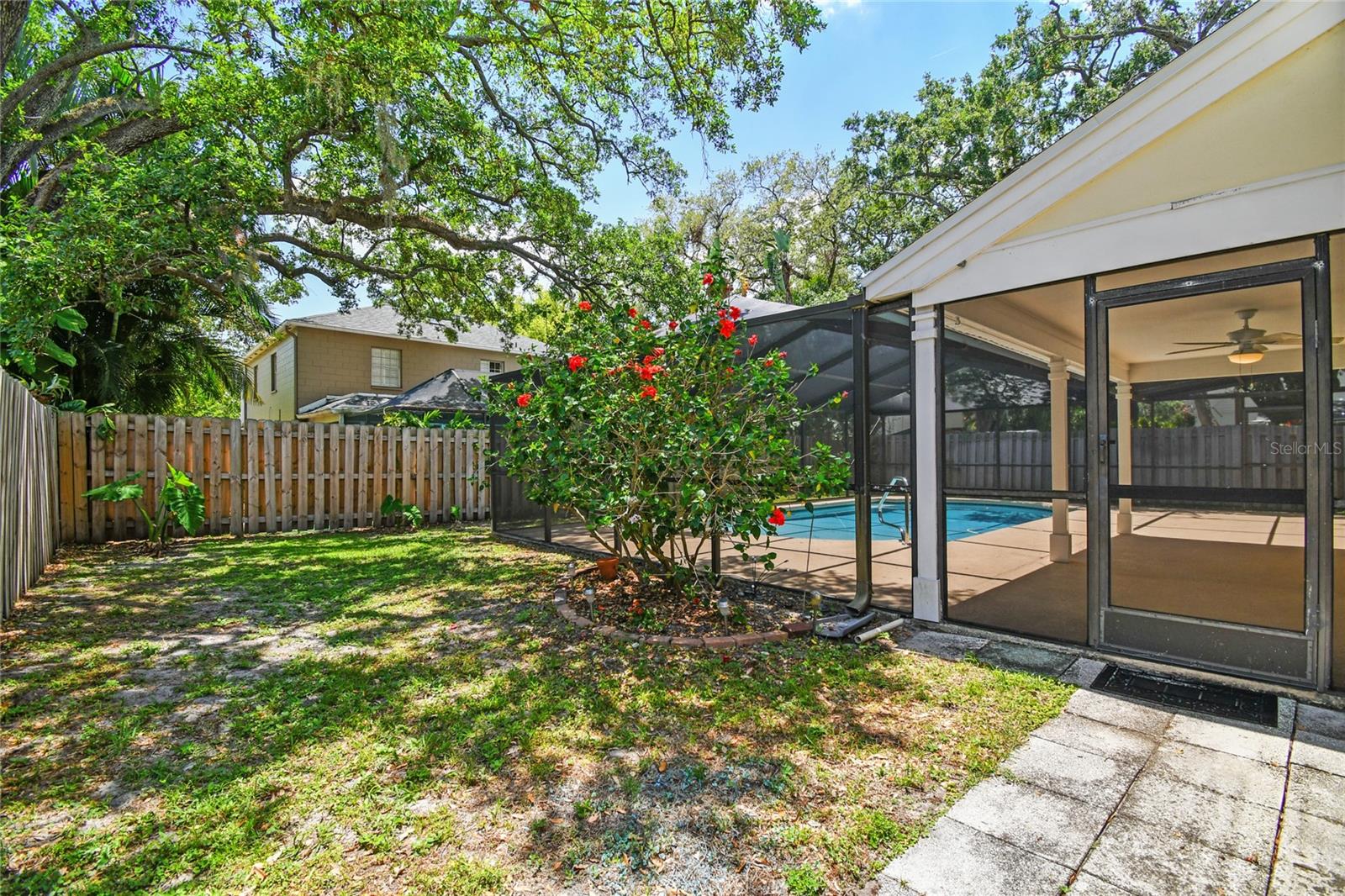 Image 5 of 35 For 3212 Villa Rosa Street