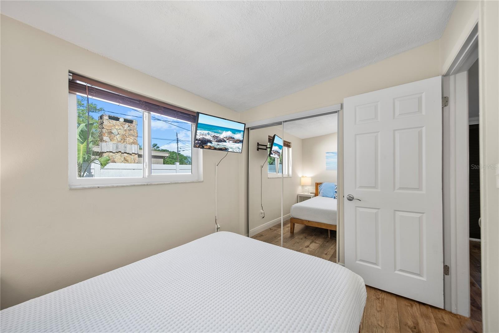 Image 14 of 30 For 920 16th Avenue Sw