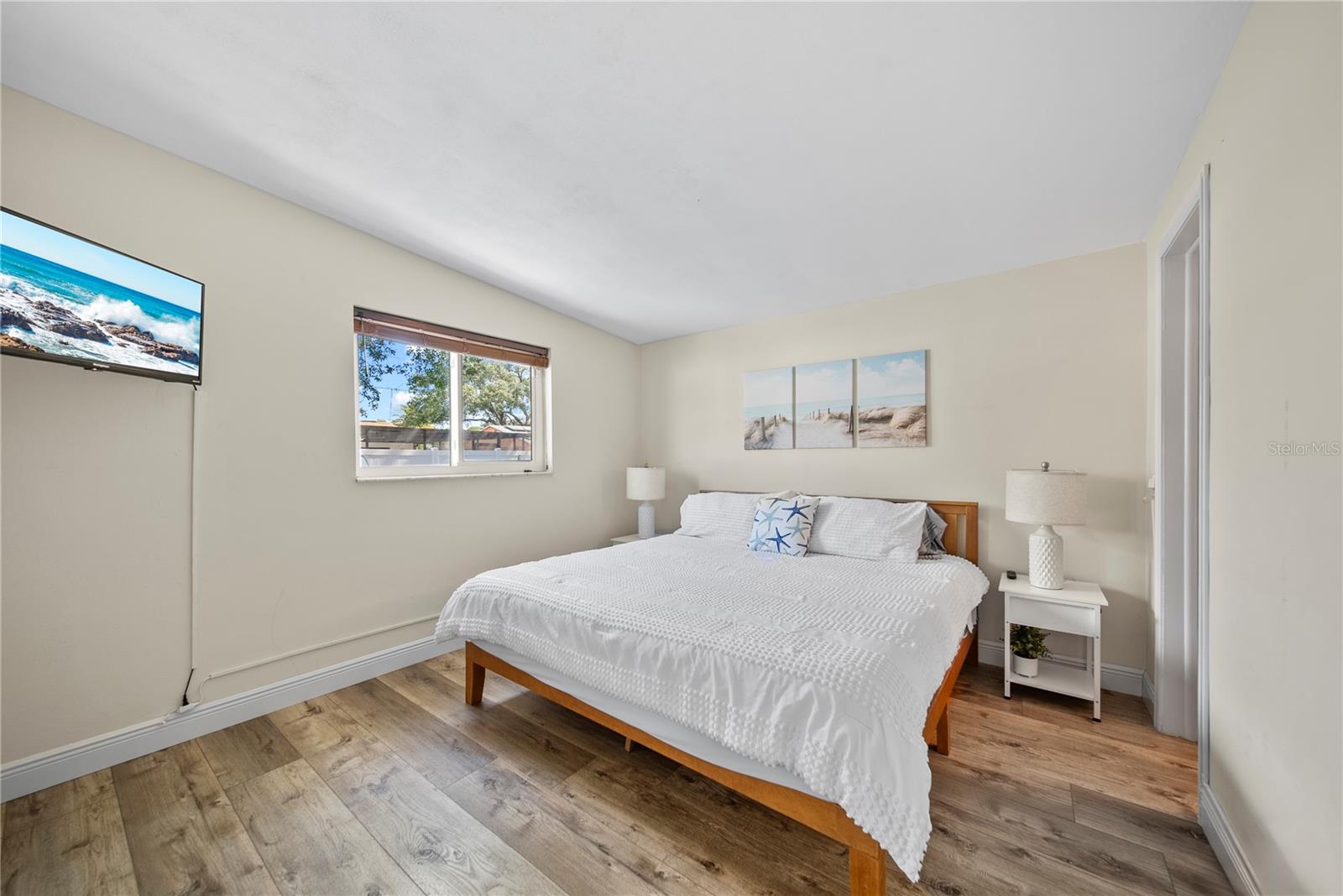Image 18 of 30 For 920 16th Avenue Sw