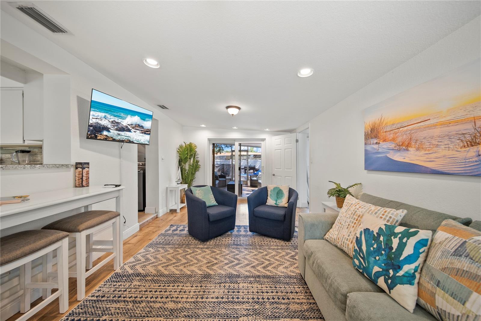 Image 6 of 30 For 920 16th Avenue Sw