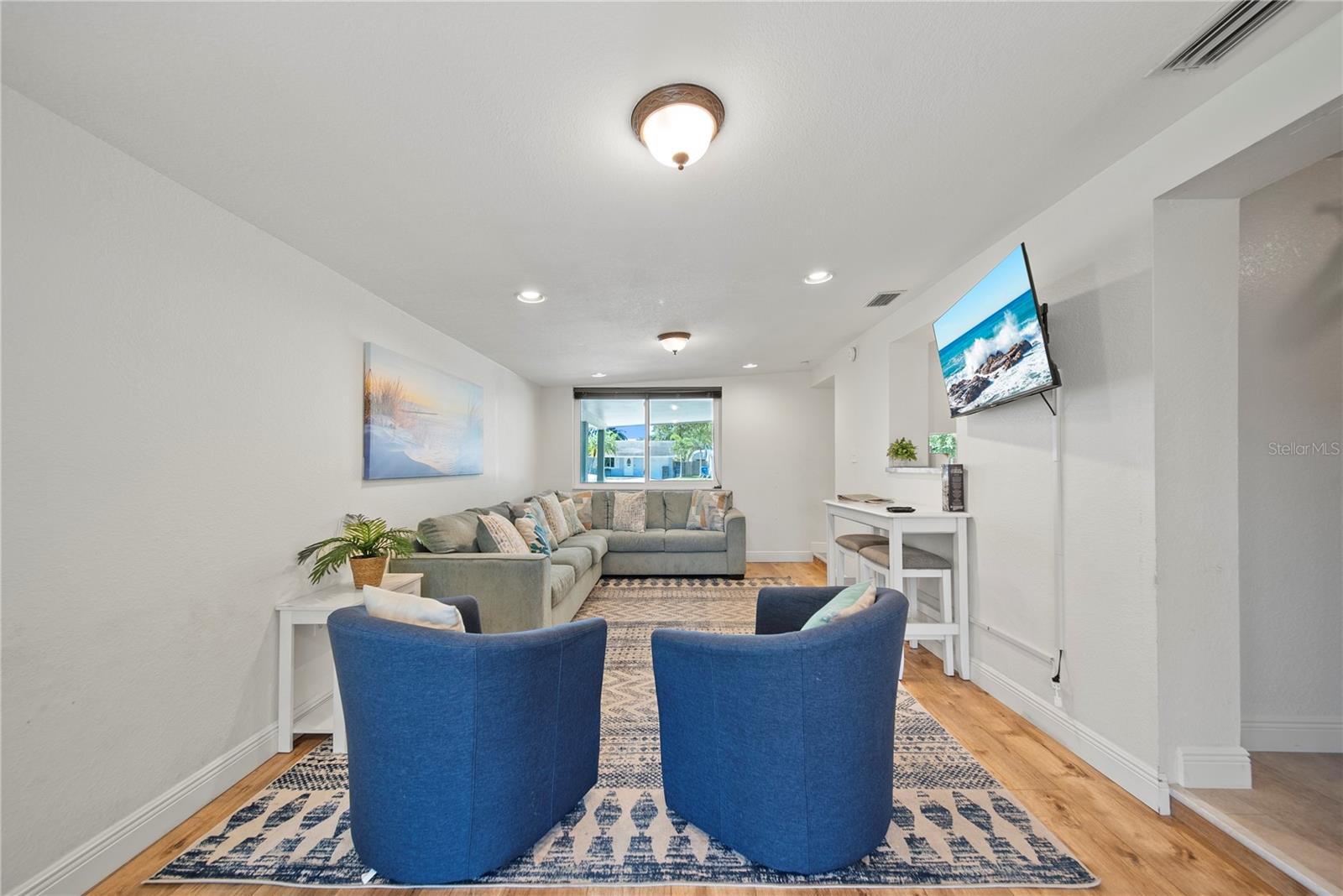 Image 7 of 30 For 920 16th Avenue Sw