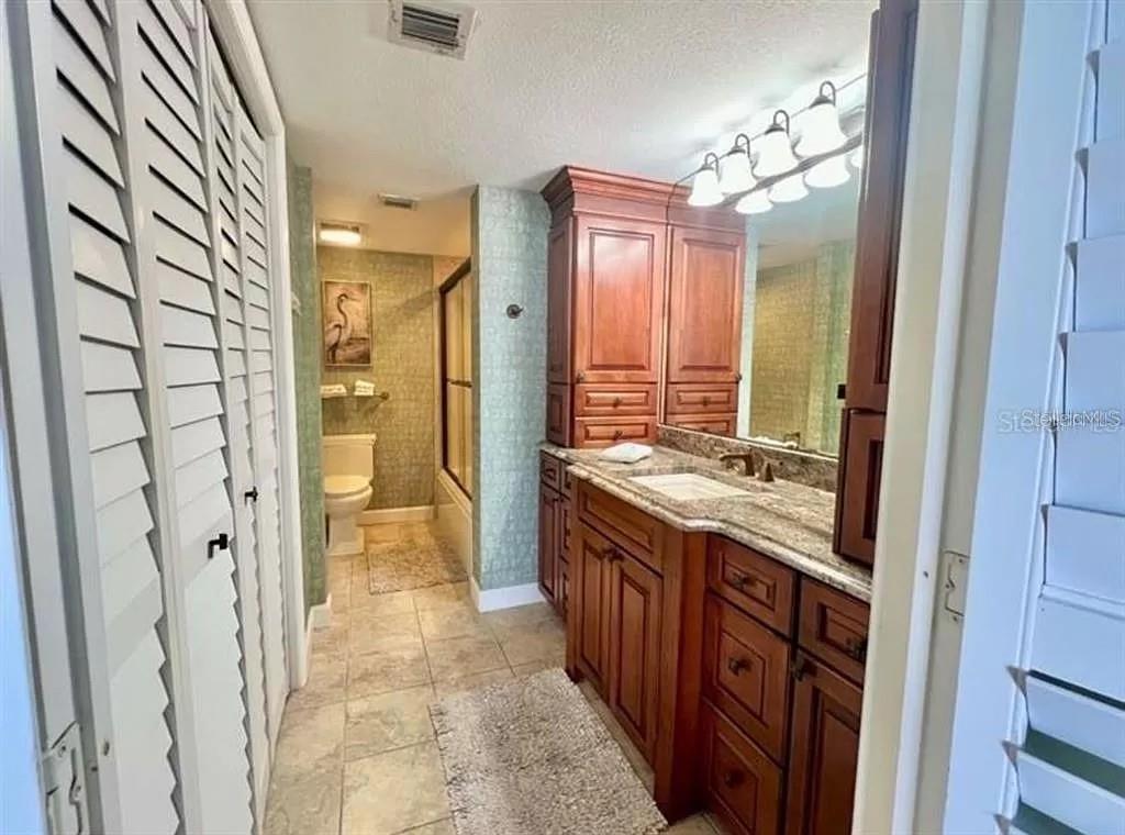 Image 13 of 13 For 690 Island Way 1011