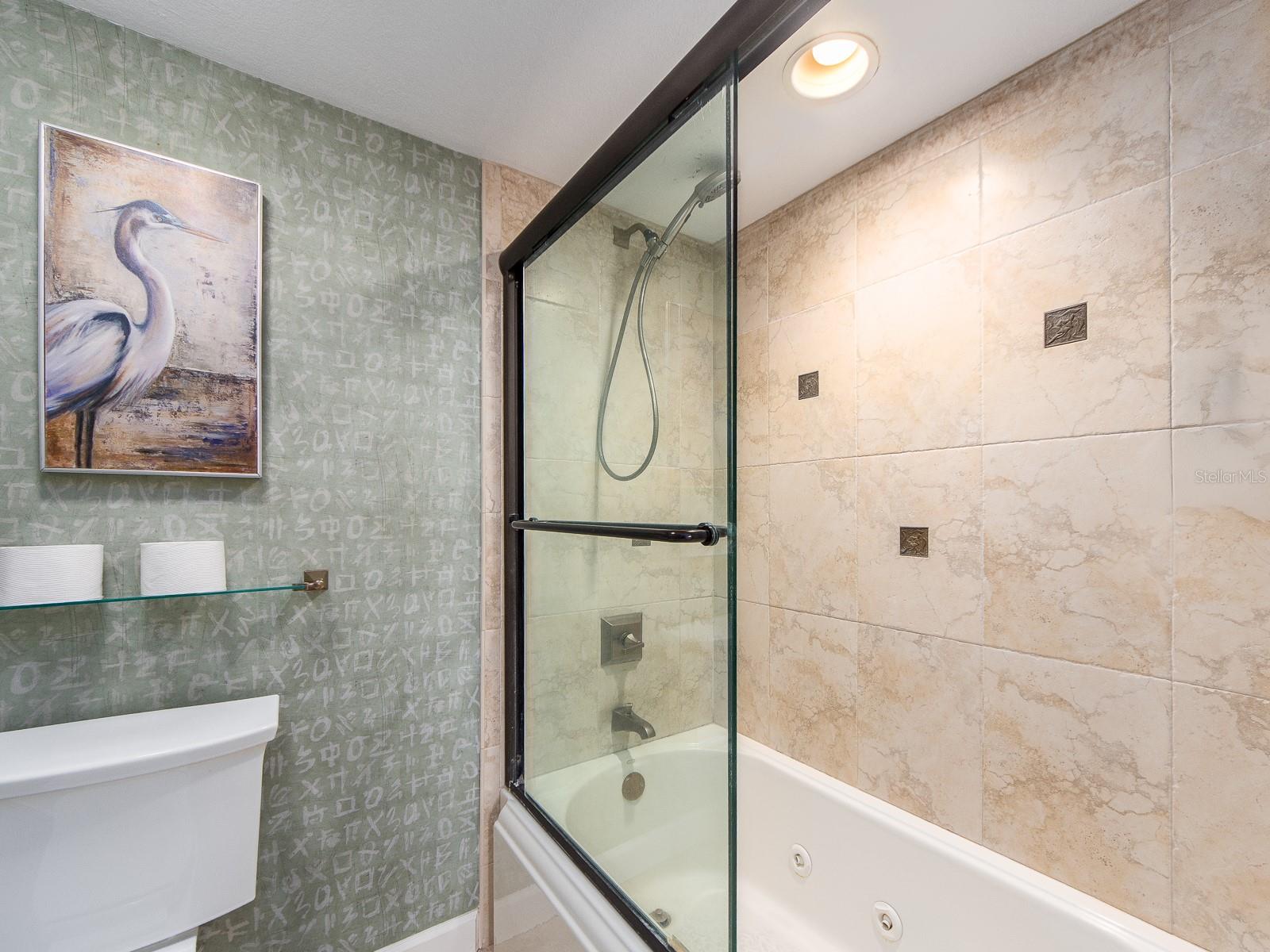 Image 21 of 26 For 690 Island Way 1011