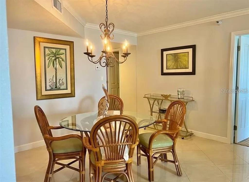 Image 6 of 13 For 690 Island Way 1011