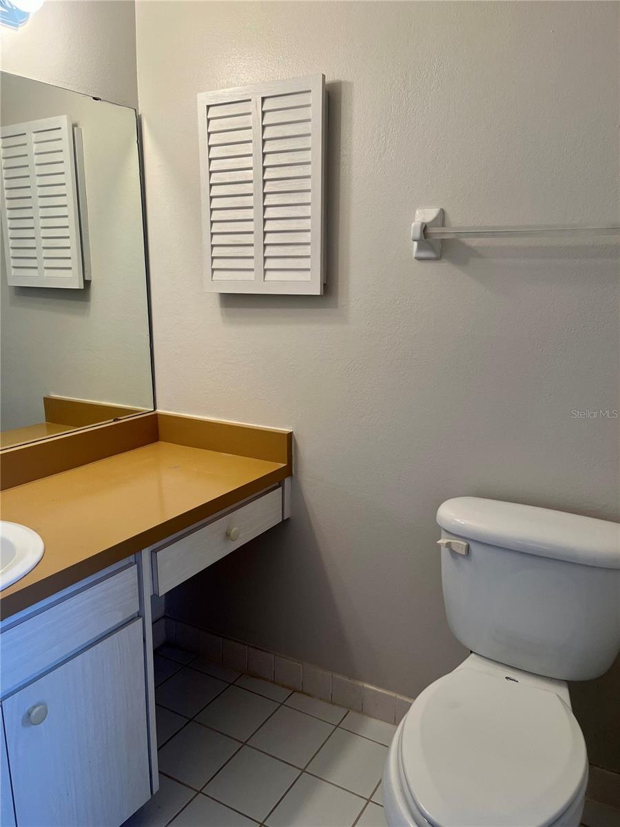 Image 6 of 23 For 623 Park Circle 623