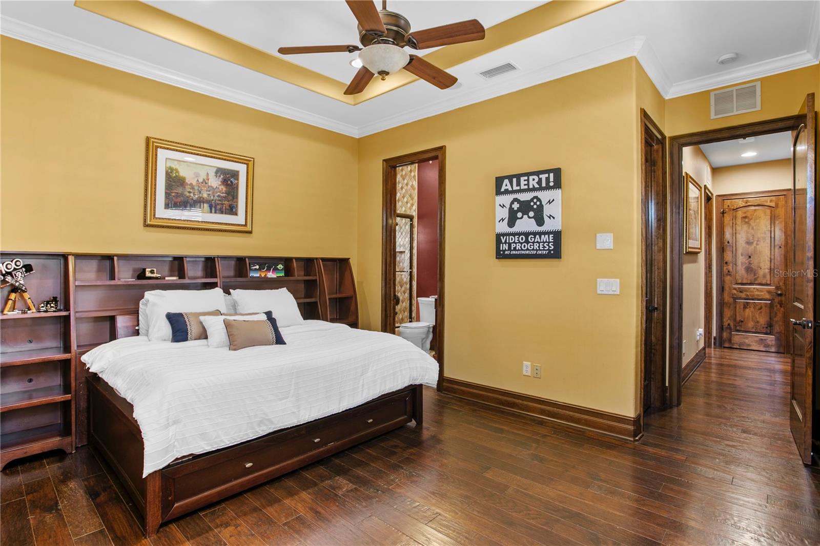 Listing photo id 37 for 1102 Merry Water Drive