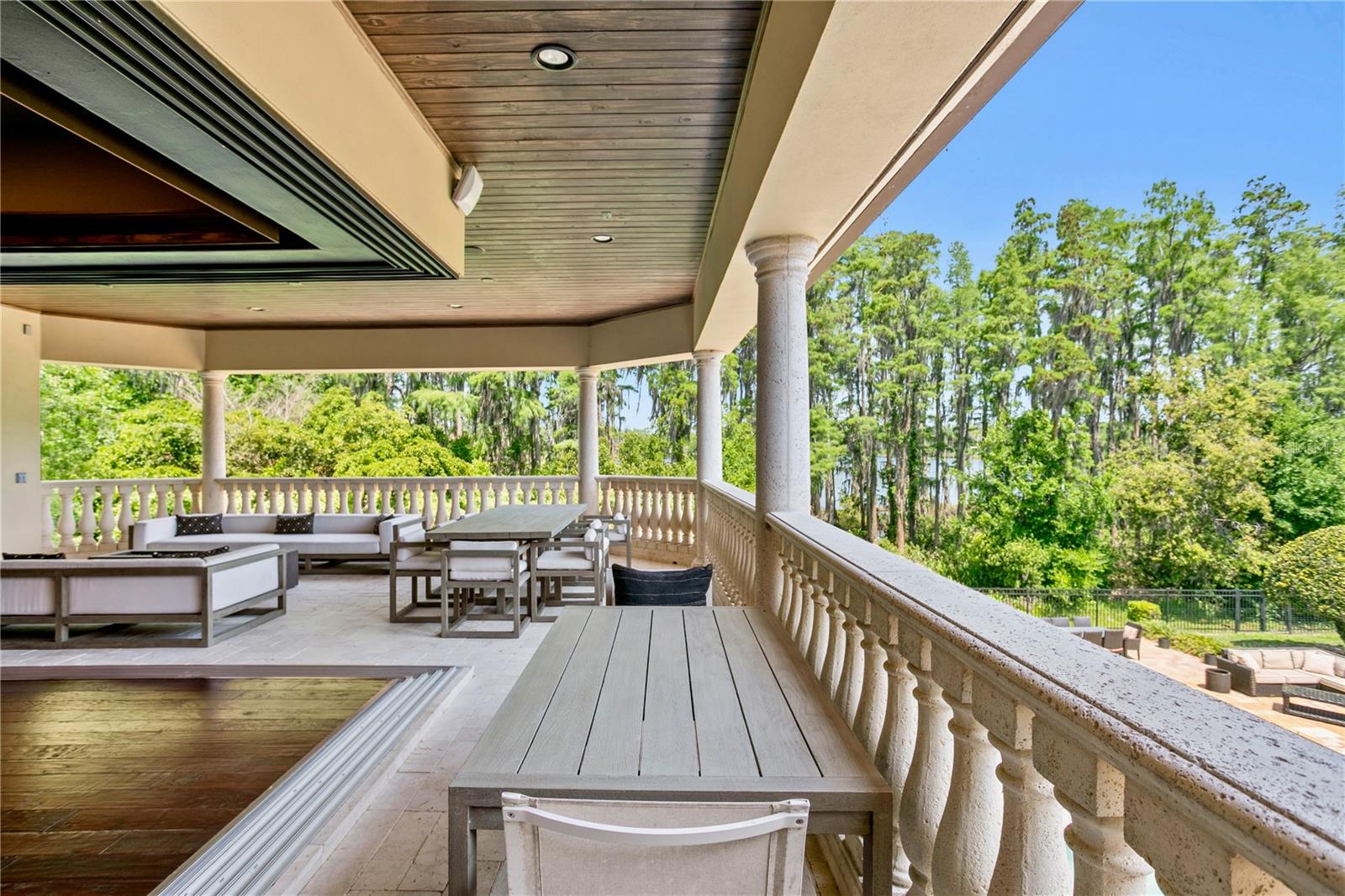Listing photo id 47 for 1102 Merry Water Drive