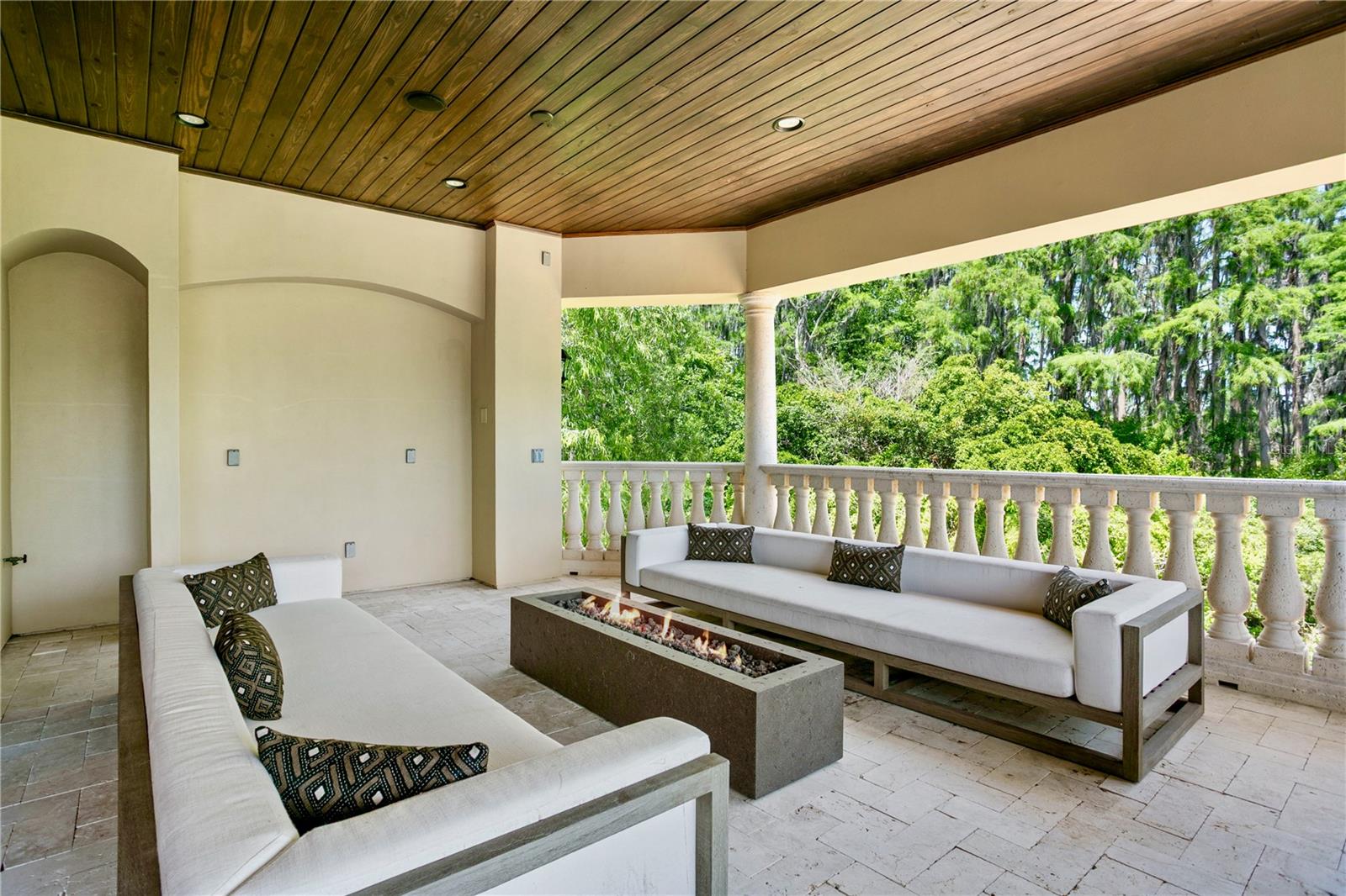 Listing photo id 48 for 1102 Merry Water Drive