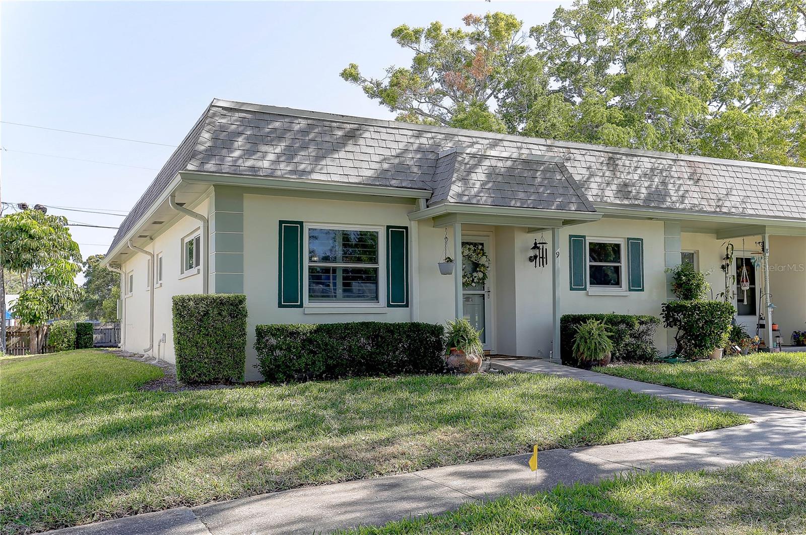 Image 4 of 45 For 1430 Normandy Park Oaks Drive 9