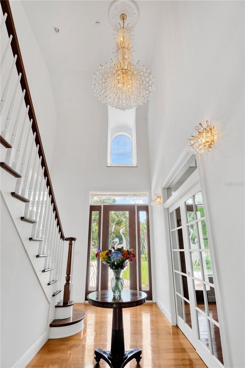 Image 42 of 99 For 16470 Oakview Circle