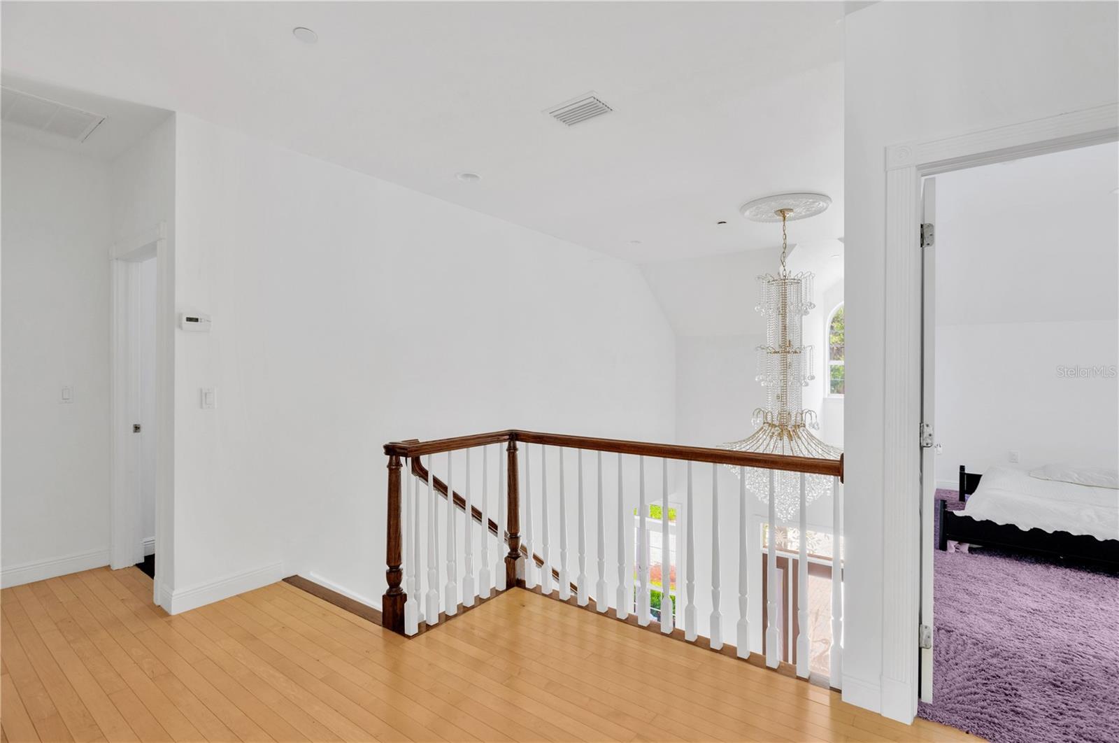 Image 61 of 99 For 16470 Oakview Circle