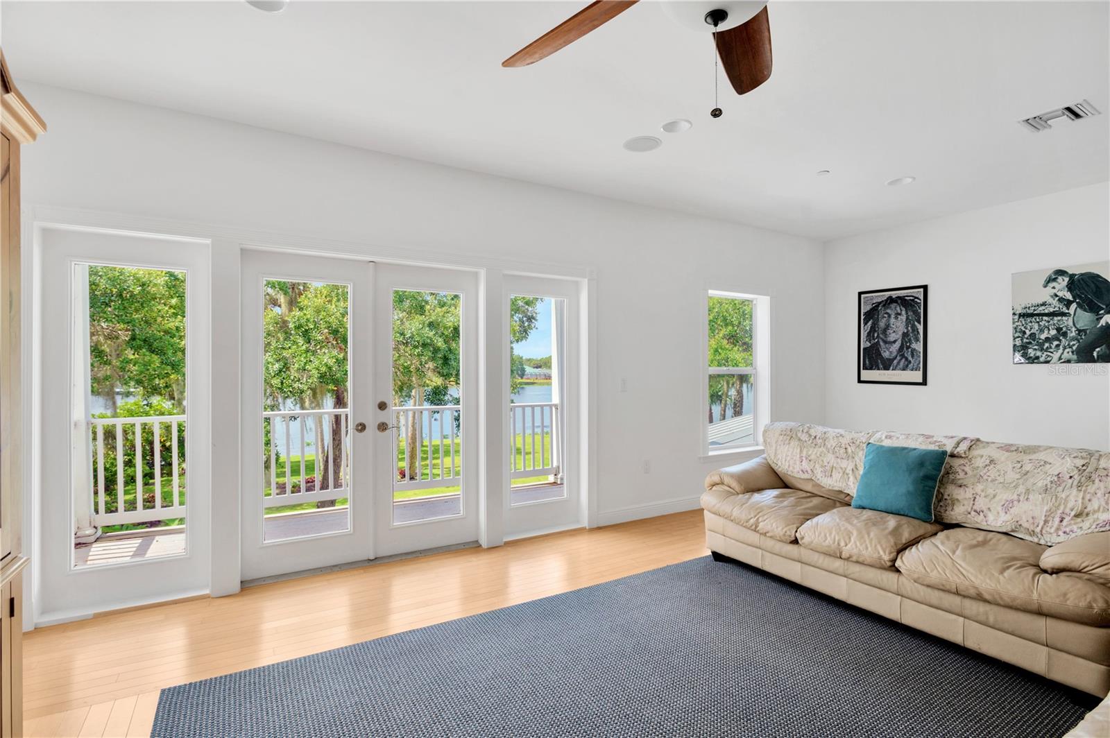 Image 66 of 99 For 16470 Oakview Circle