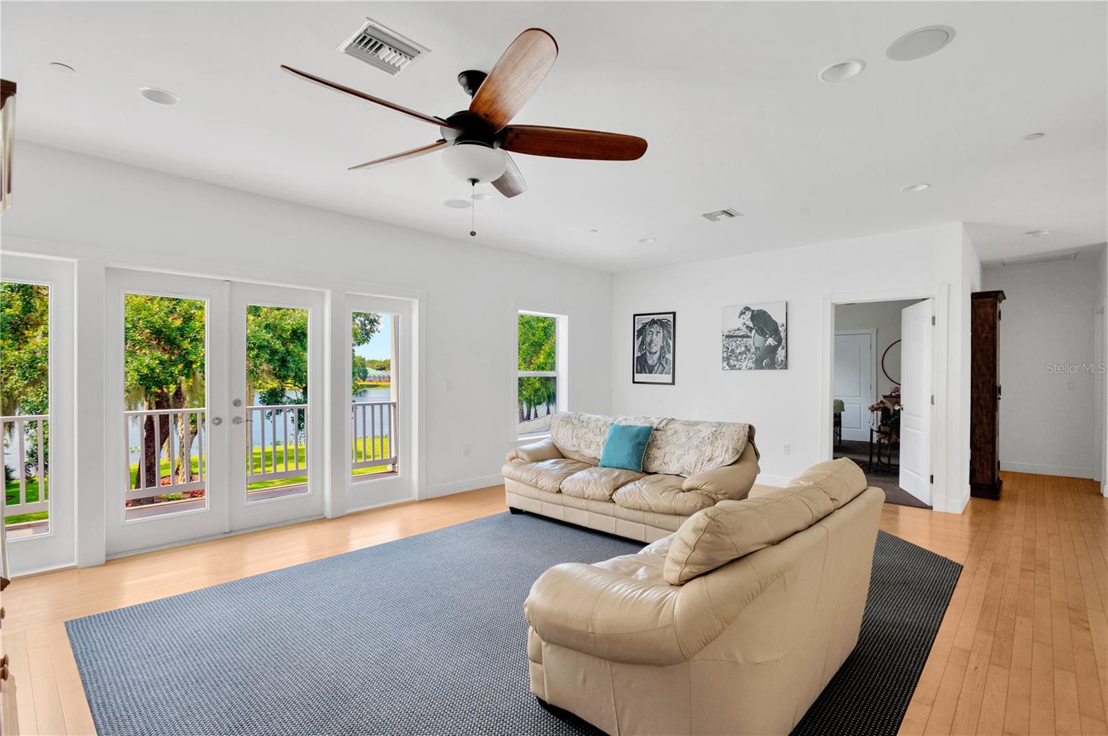 Image 68 of 99 For 16470 Oakview Circle