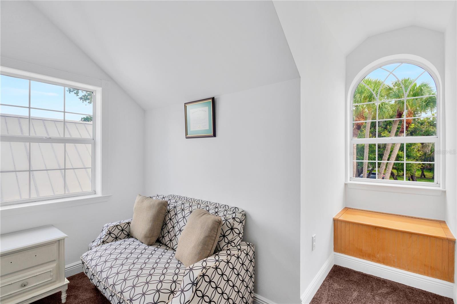Image 72 of 99 For 16470 Oakview Circle