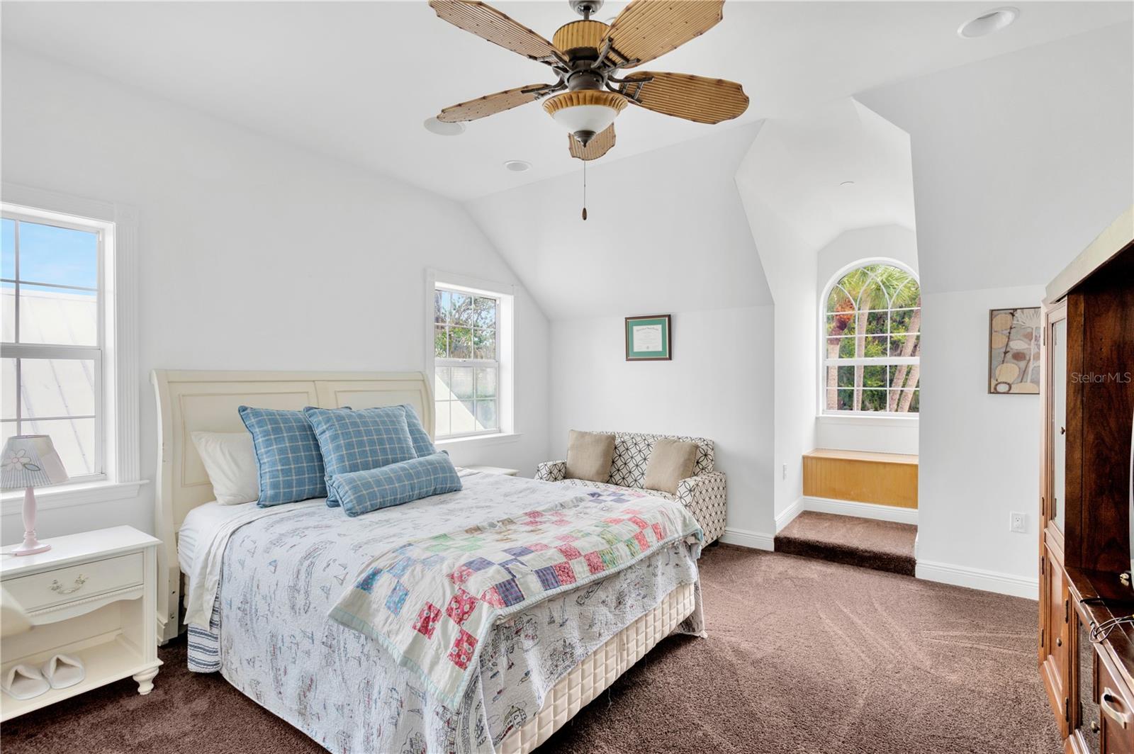 Image 73 of 99 For 16470 Oakview Circle