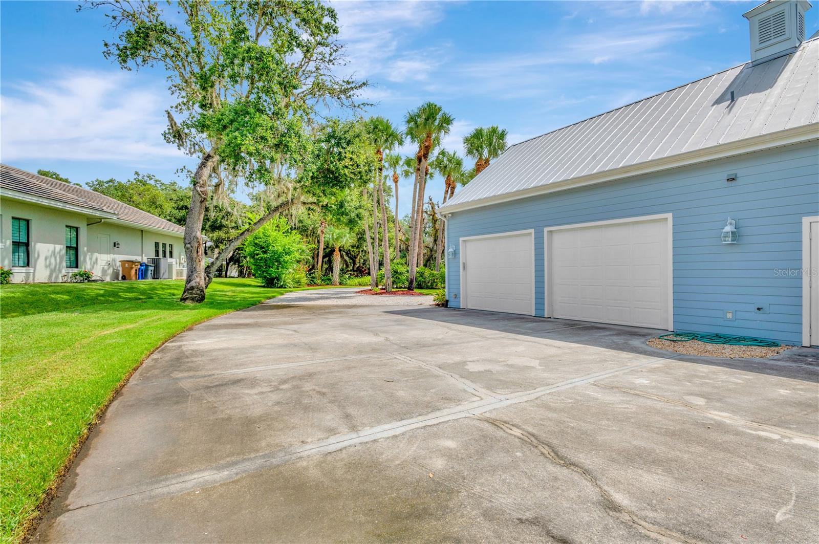 Image 82 of 99 For 16470 Oakview Circle