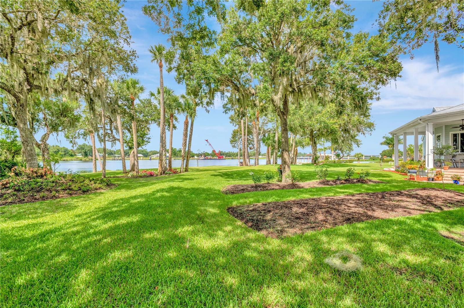 Image 96 of 99 For 16470 Oakview Circle