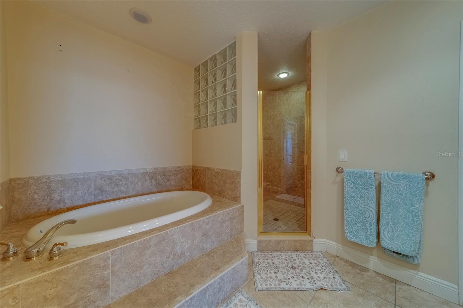 Image 17 of 44 For 17735 Gulf Boulevard 202