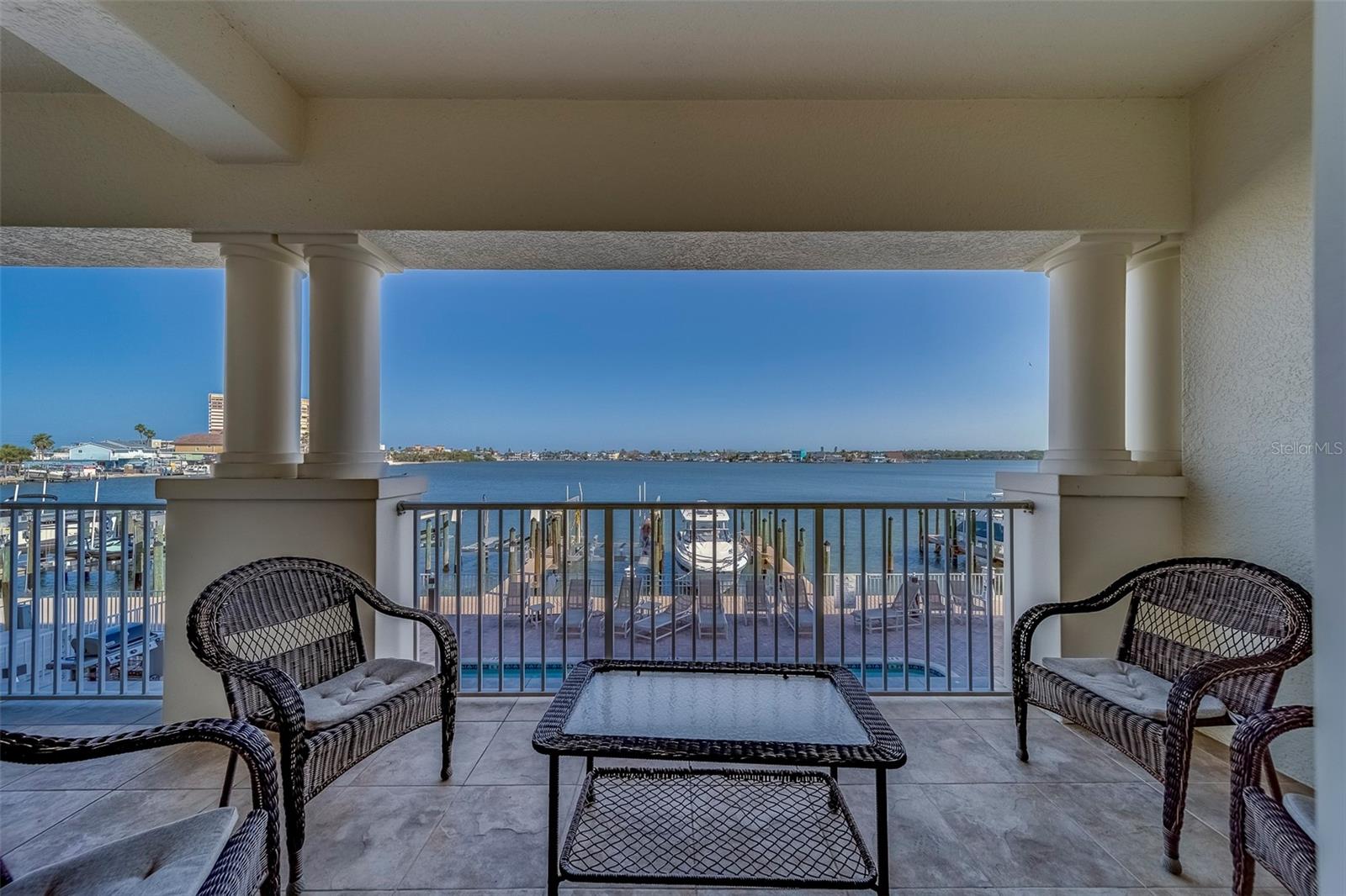 Image 18 of 44 For 17735 Gulf Boulevard 202