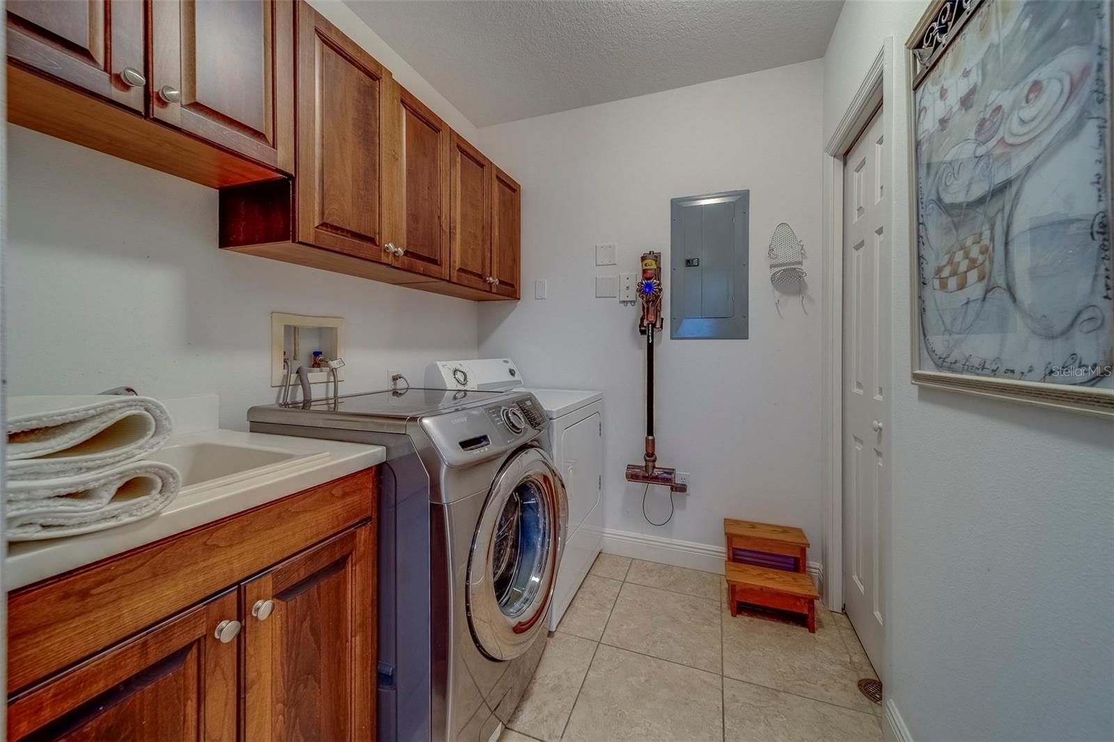 Image 23 of 44 For 17735 Gulf Boulevard 202