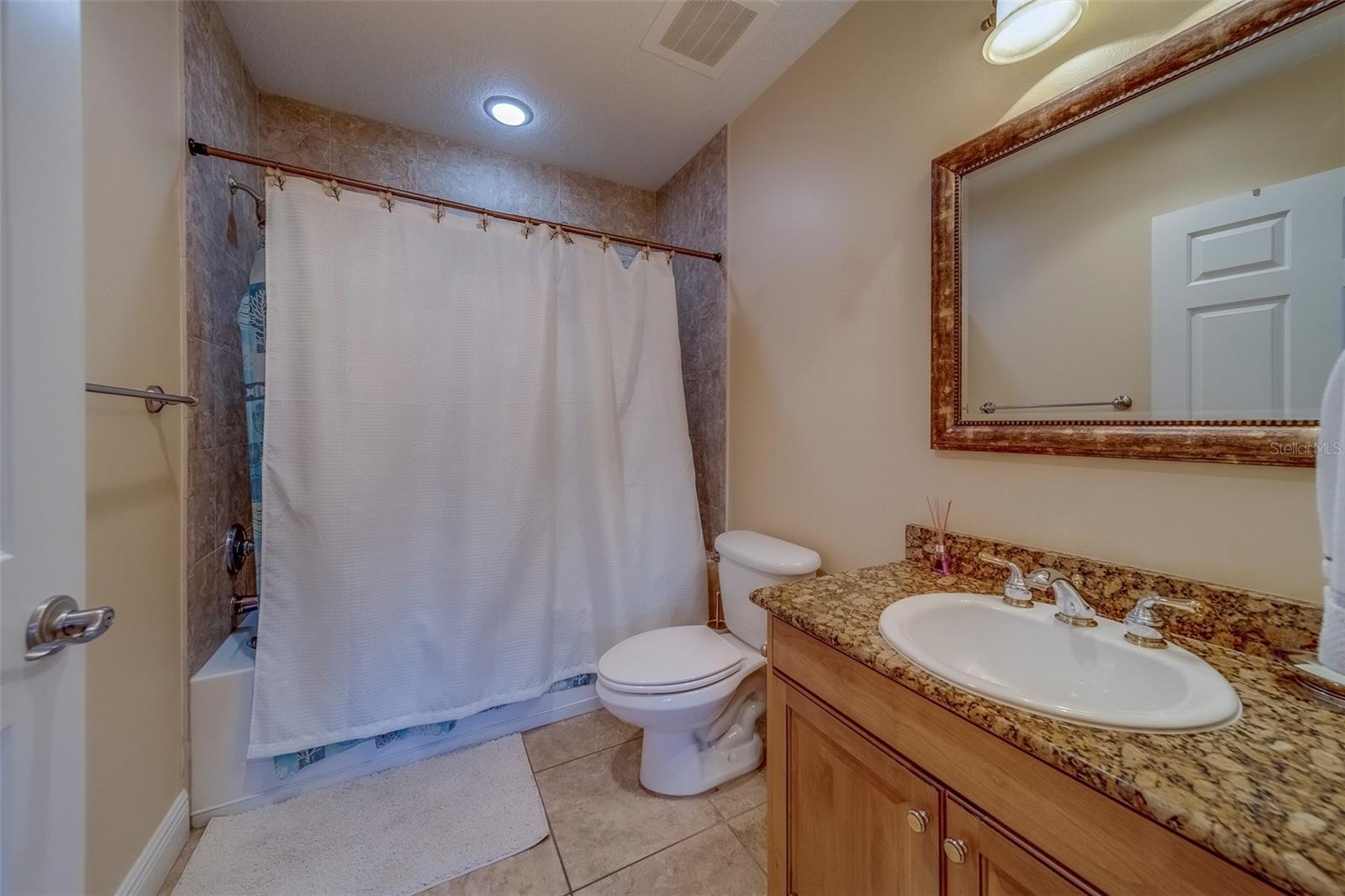 Image 27 of 44 For 17735 Gulf Boulevard 202