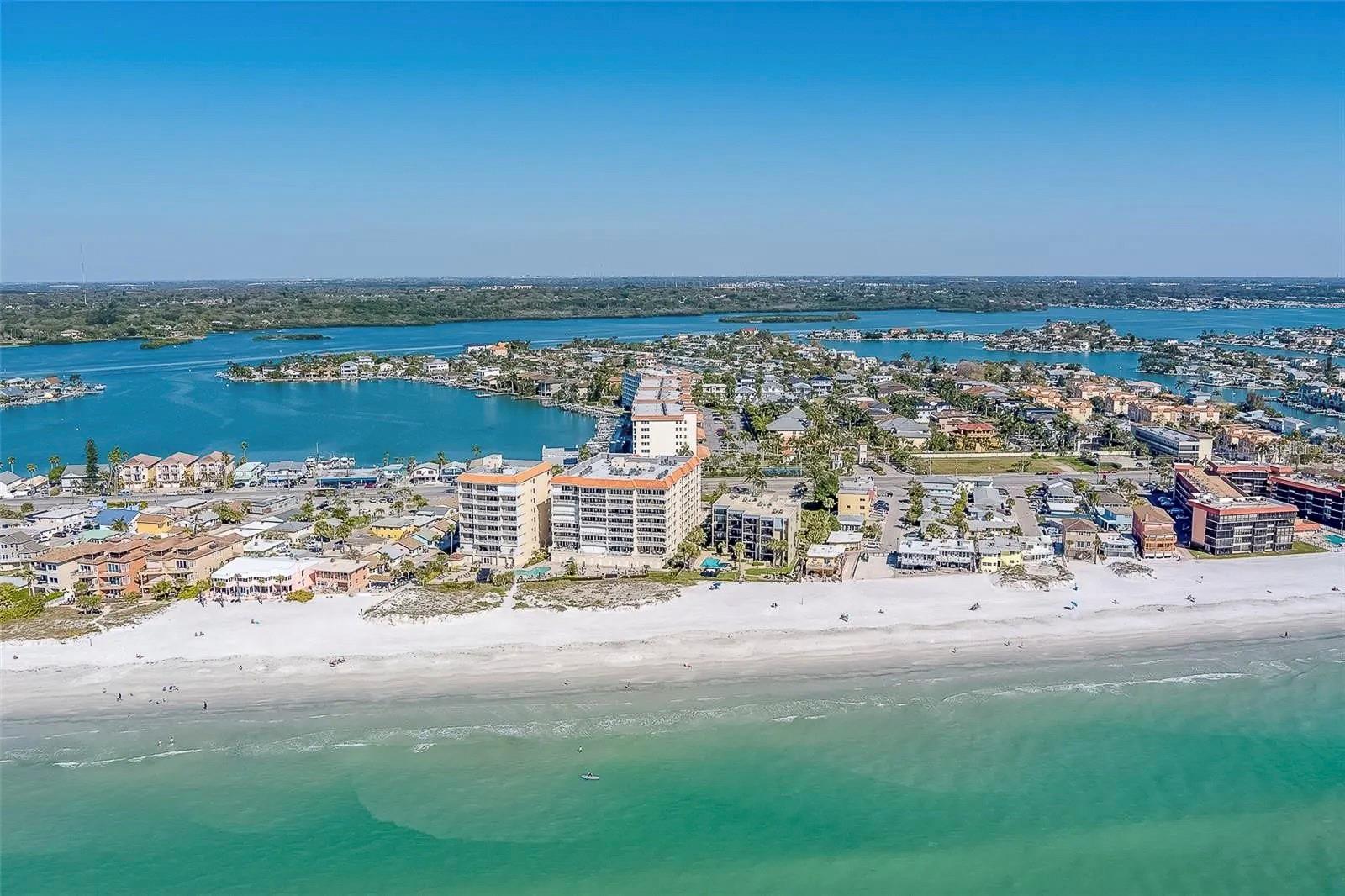Image 32 of 44 For 17735 Gulf Boulevard 202