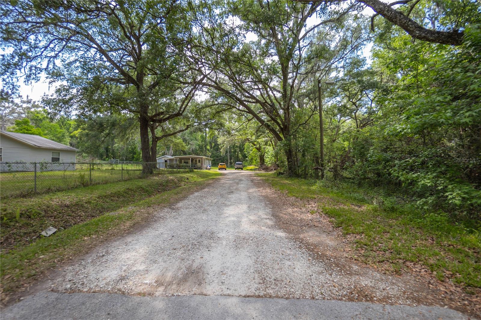 Listing photo id 22 for 20496 Edwards Avenue