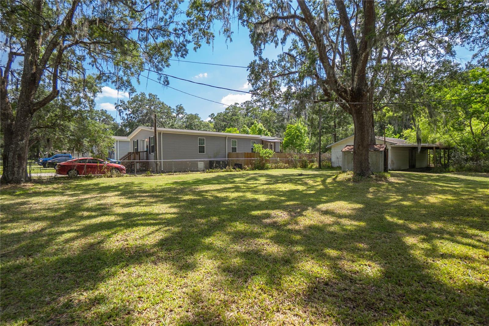 Listing photo id 1 for 20496 Edwards Avenue