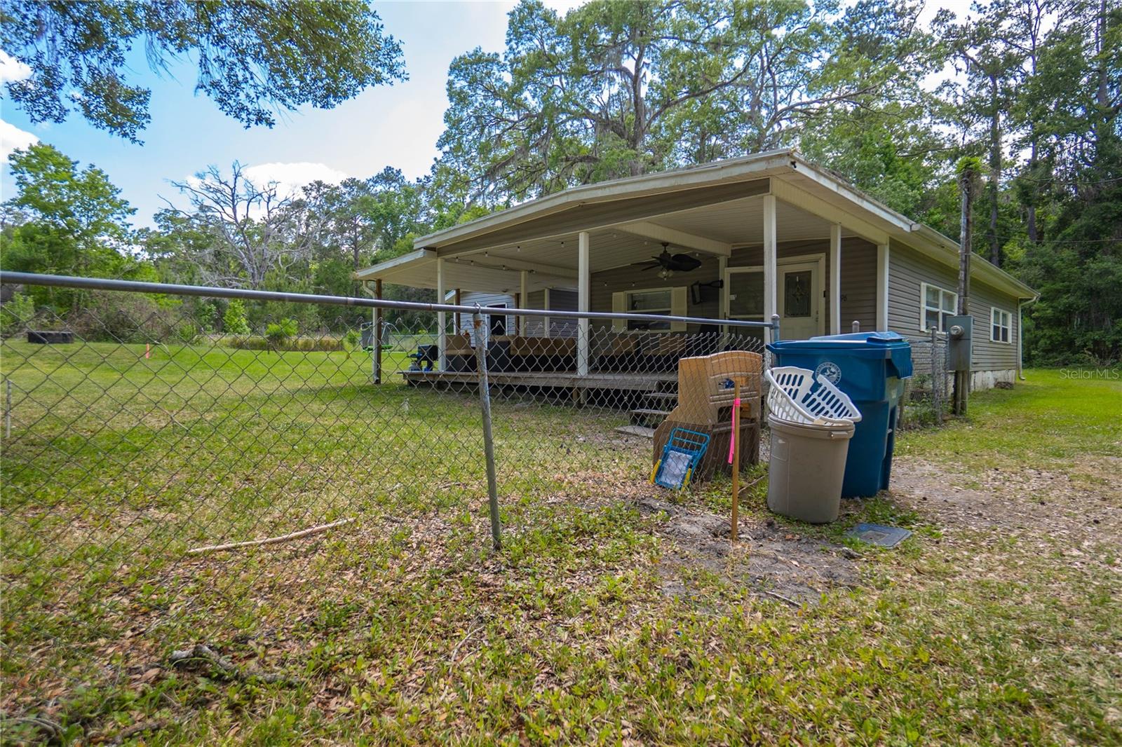 Listing photo id 4 for 20496 Edwards Avenue