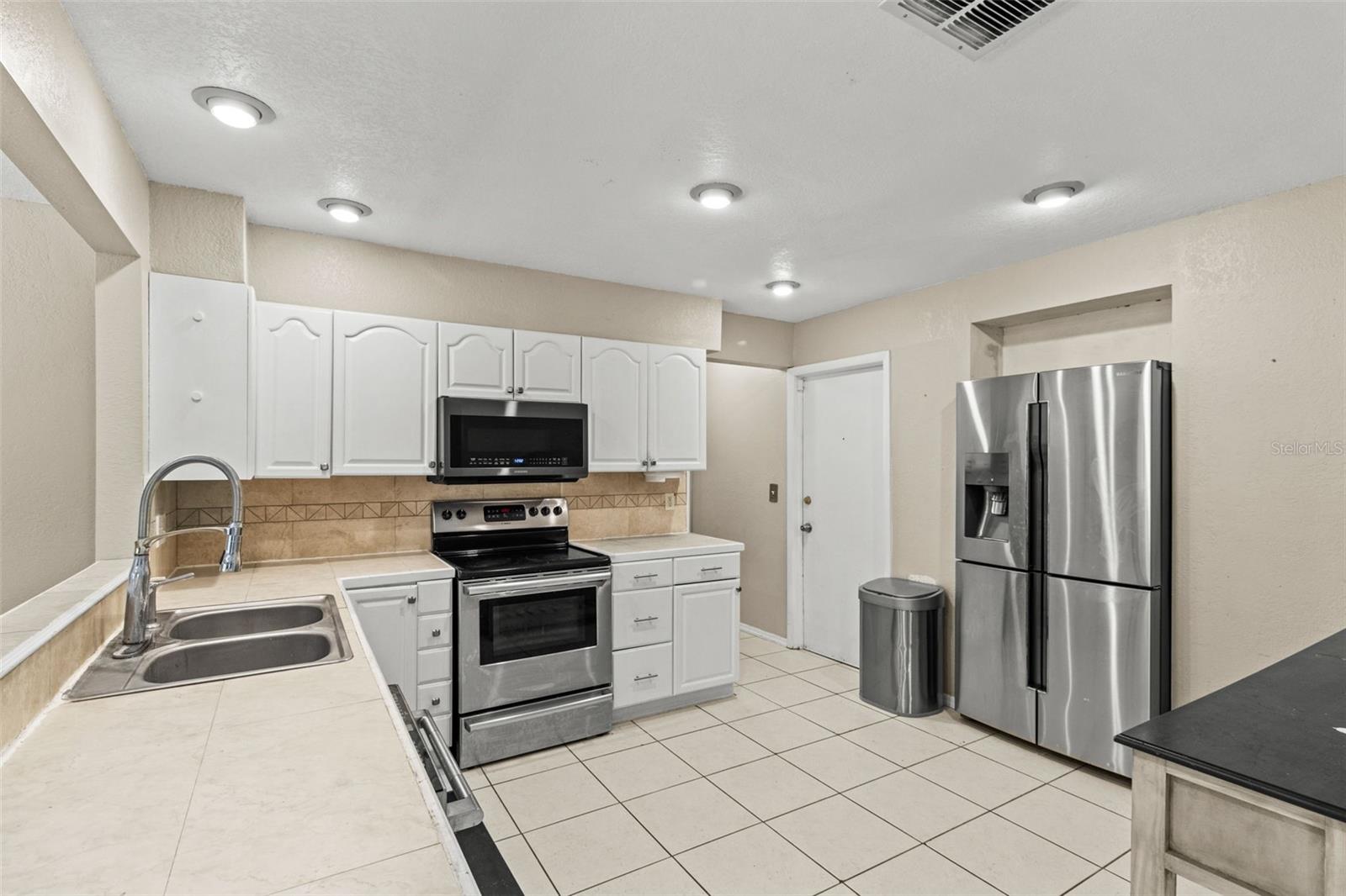 Image 21 of 37 For 9155 125th Street