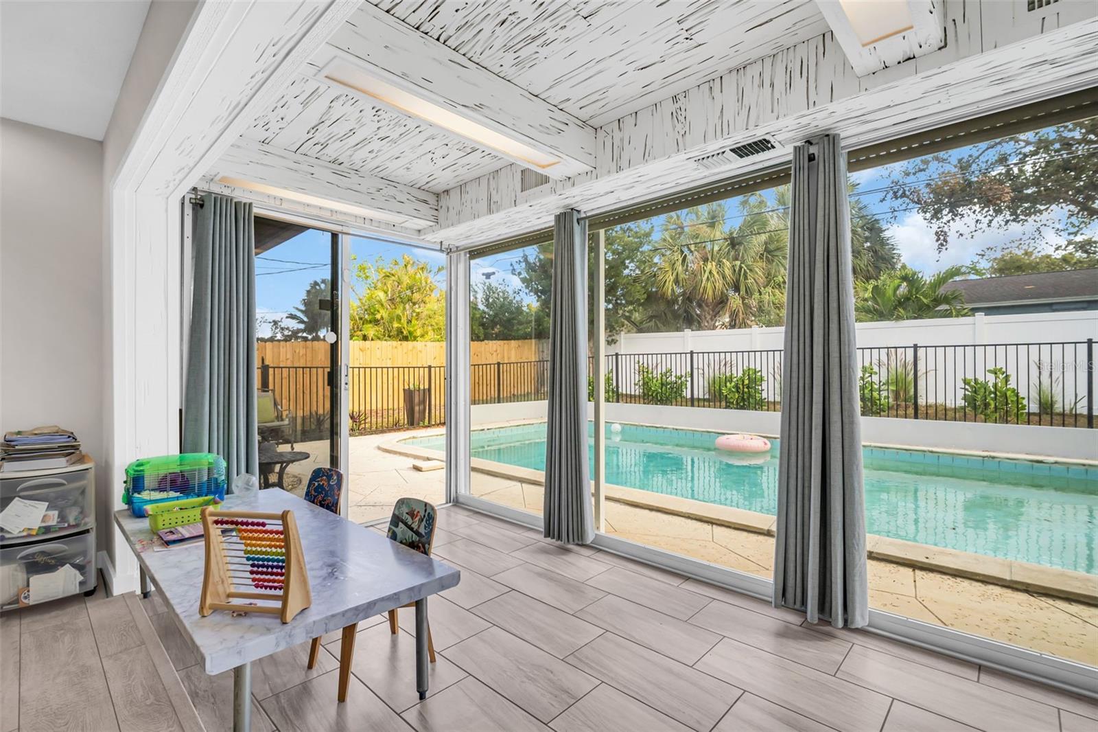Image 10 of 49 For 307 Orangewood Lane