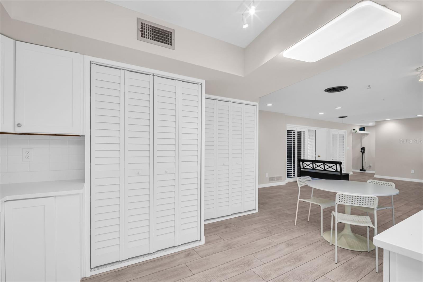 Image 19 of 49 For 307 Orangewood Lane
