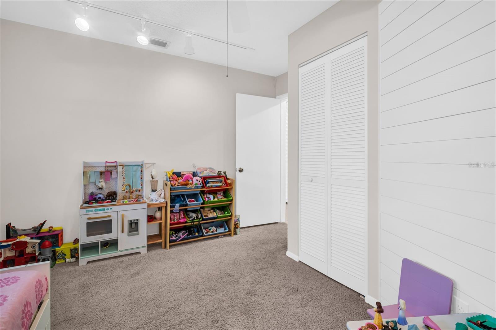 Image 31 of 49 For 307 Orangewood Lane