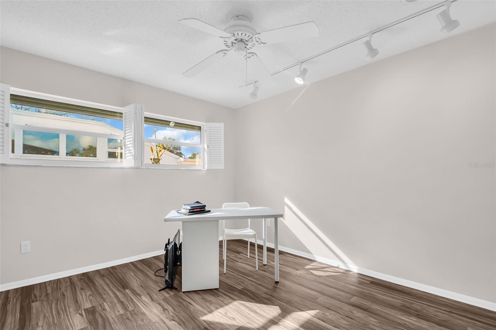 Image 34 of 49 For 307 Orangewood Lane