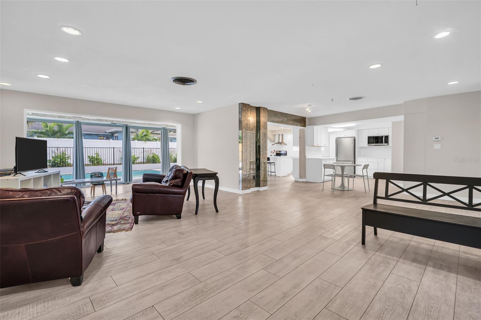 Image 4 of 49 For 307 Orangewood Lane