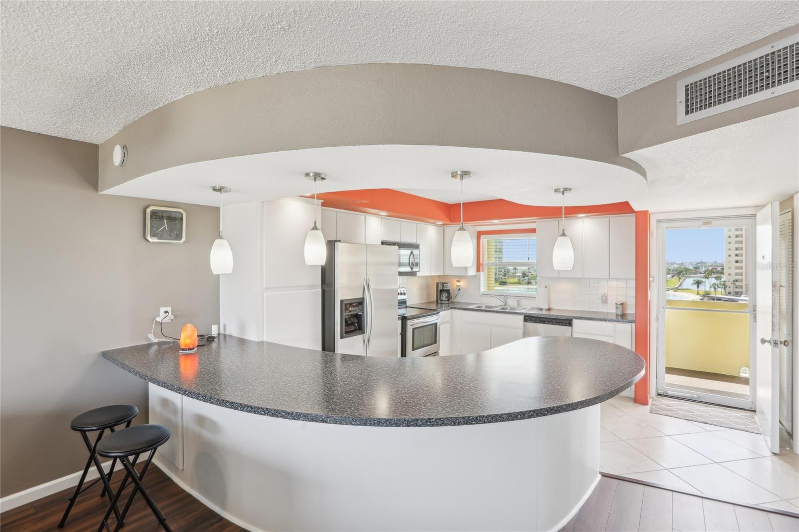 Image 12 of 19 For 4725 Cove Circle 604