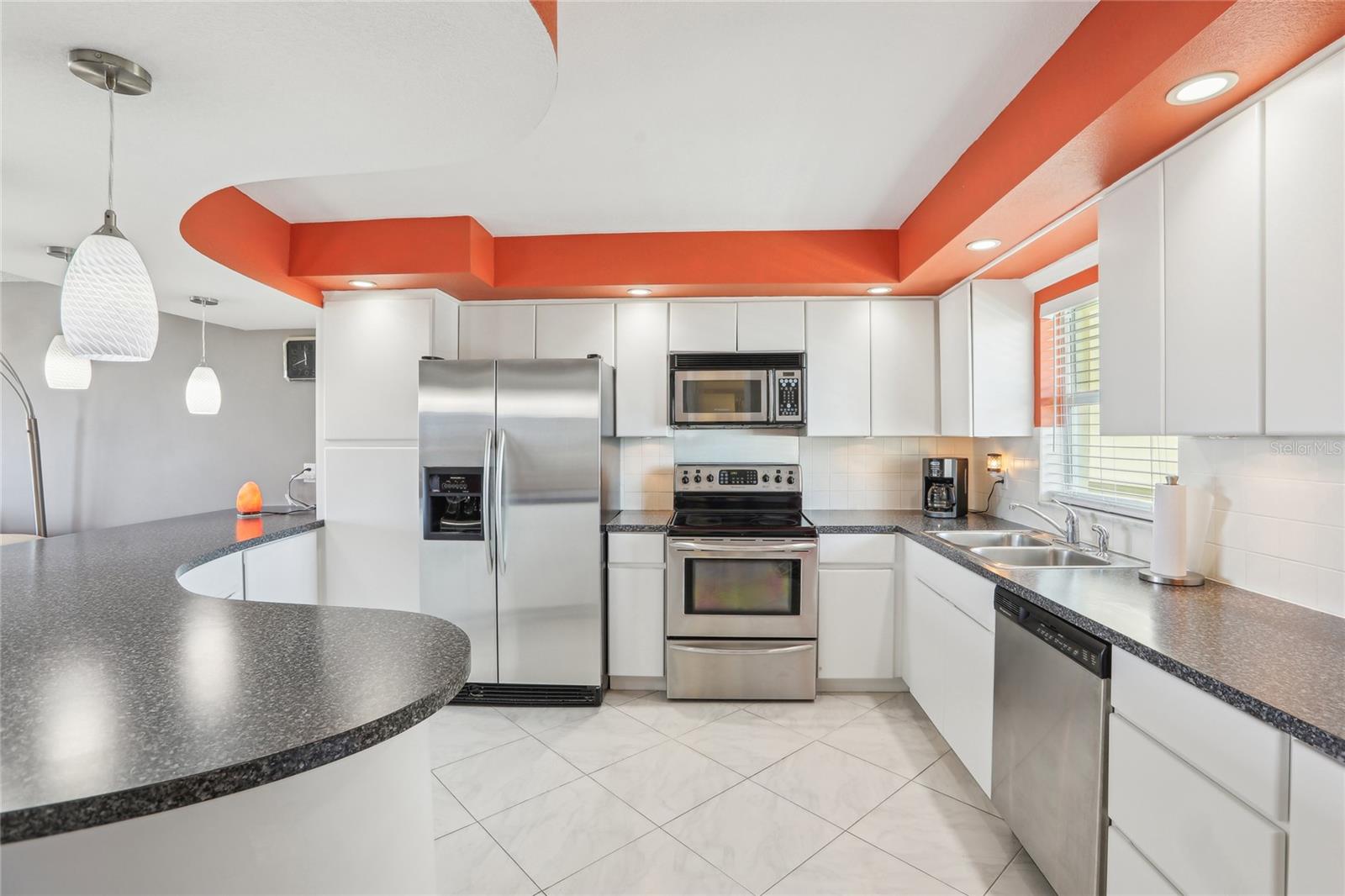 Image 17 of 19 For 4725 Cove Circle 604