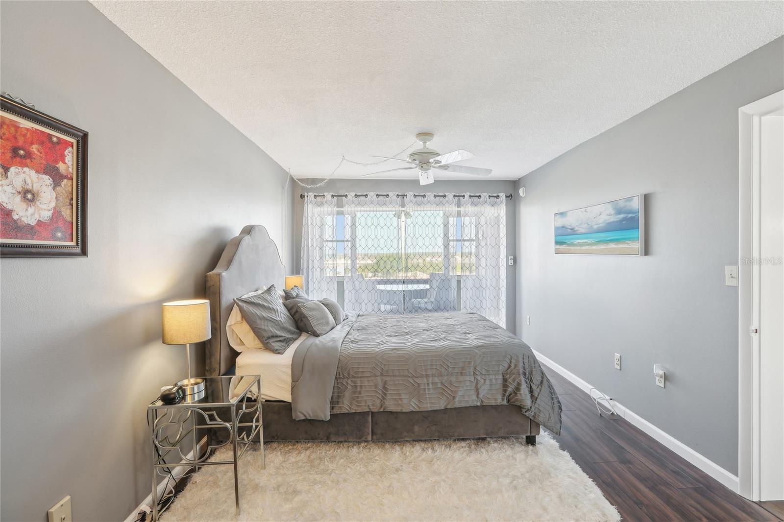 Image 6 of 19 For 4725 Cove Circle 604