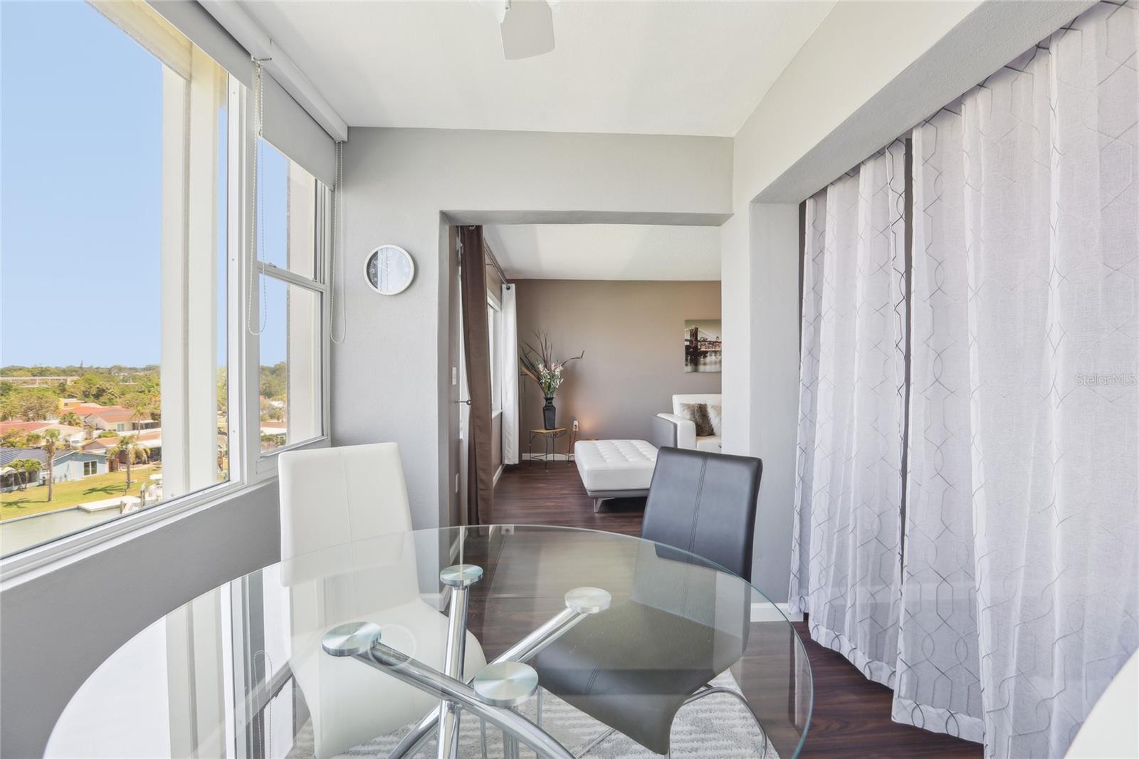 Image 7 of 19 For 4725 Cove Circle 604