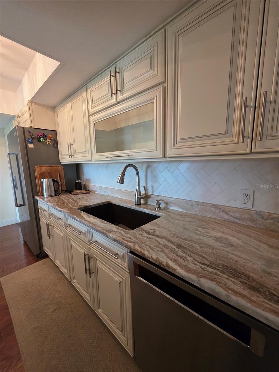 Image 18 of 41 For 2310 Medford Lane